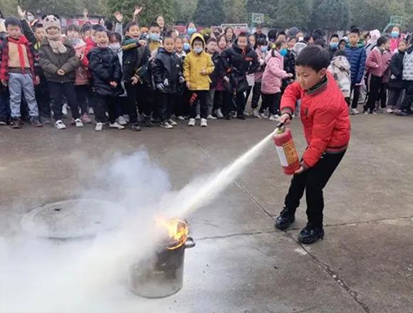 做到“七不 一斷”杜絕學(xué)?；鸹?/>
                                                                </div>
                            <div   id=